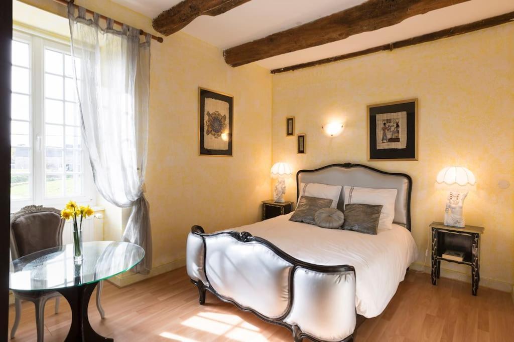 Chambres D'Hotes - Les Palmiers Corseul Exterior foto